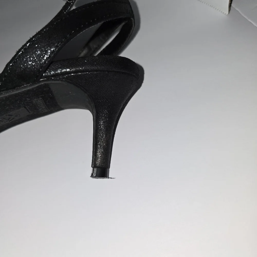 FIONI Silver and‎ Black Heels for Stylish Occasions - Picture 9 of 10